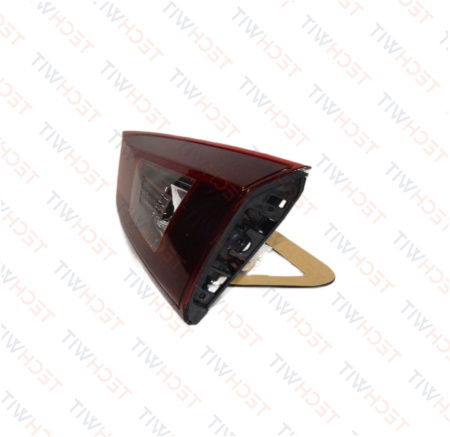 Mazda 3 BM Фонарь задний внутренний Прав. задний ход Мазда 3 БМ B45A513F0 2013-2016 TECHWIT